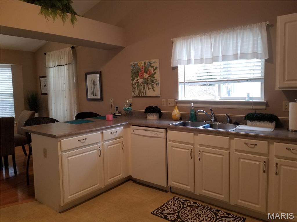 2073 Williamstown Drive St. Peters, MO 63376 - Photo 7 of 17