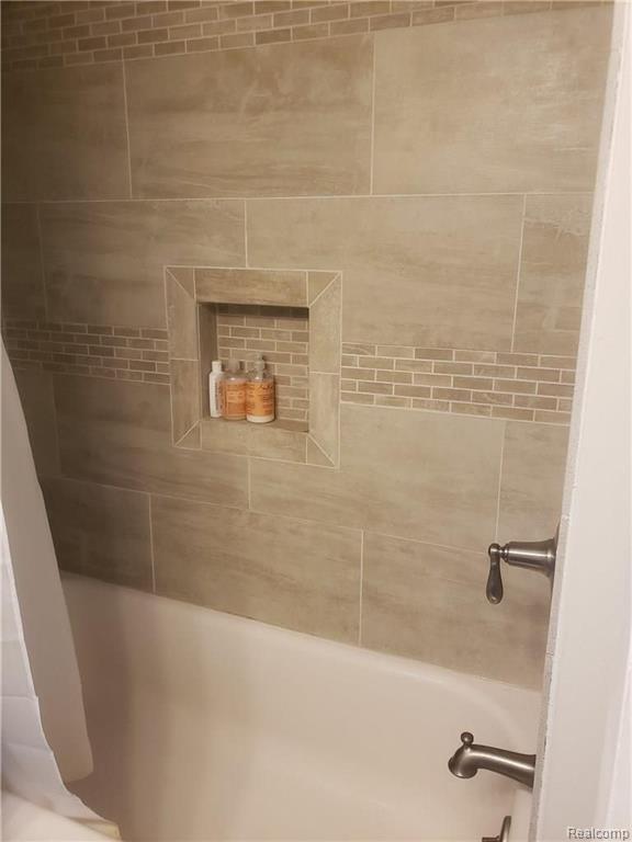 277 Ridgemont Road Grosse Pointe Farms, MI 48236 - Photo 15 of 17
