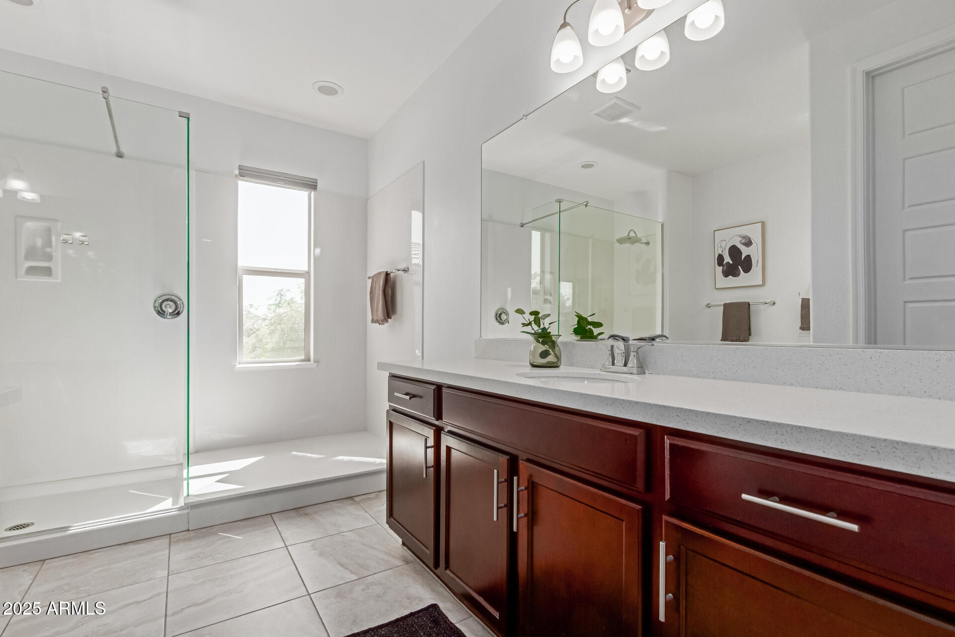 4635 East Patrick Lane Phoenix, AZ 85050 - Photo 16 of 34 Primary Bathroom