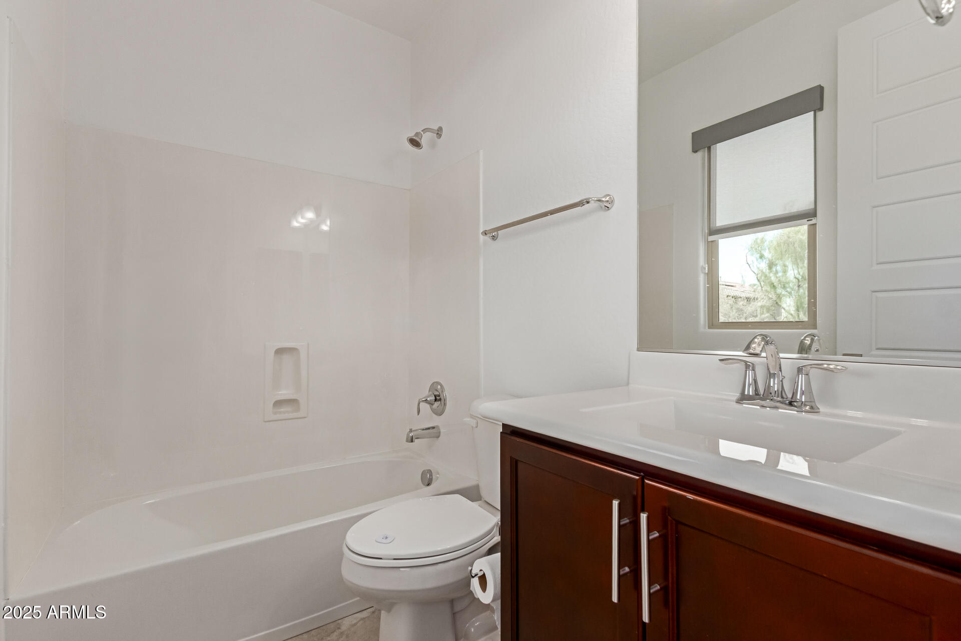 4635 East Patrick Lane Phoenix, AZ 85050 - Photo 21 of 34 Bedroom 2 En-Suite