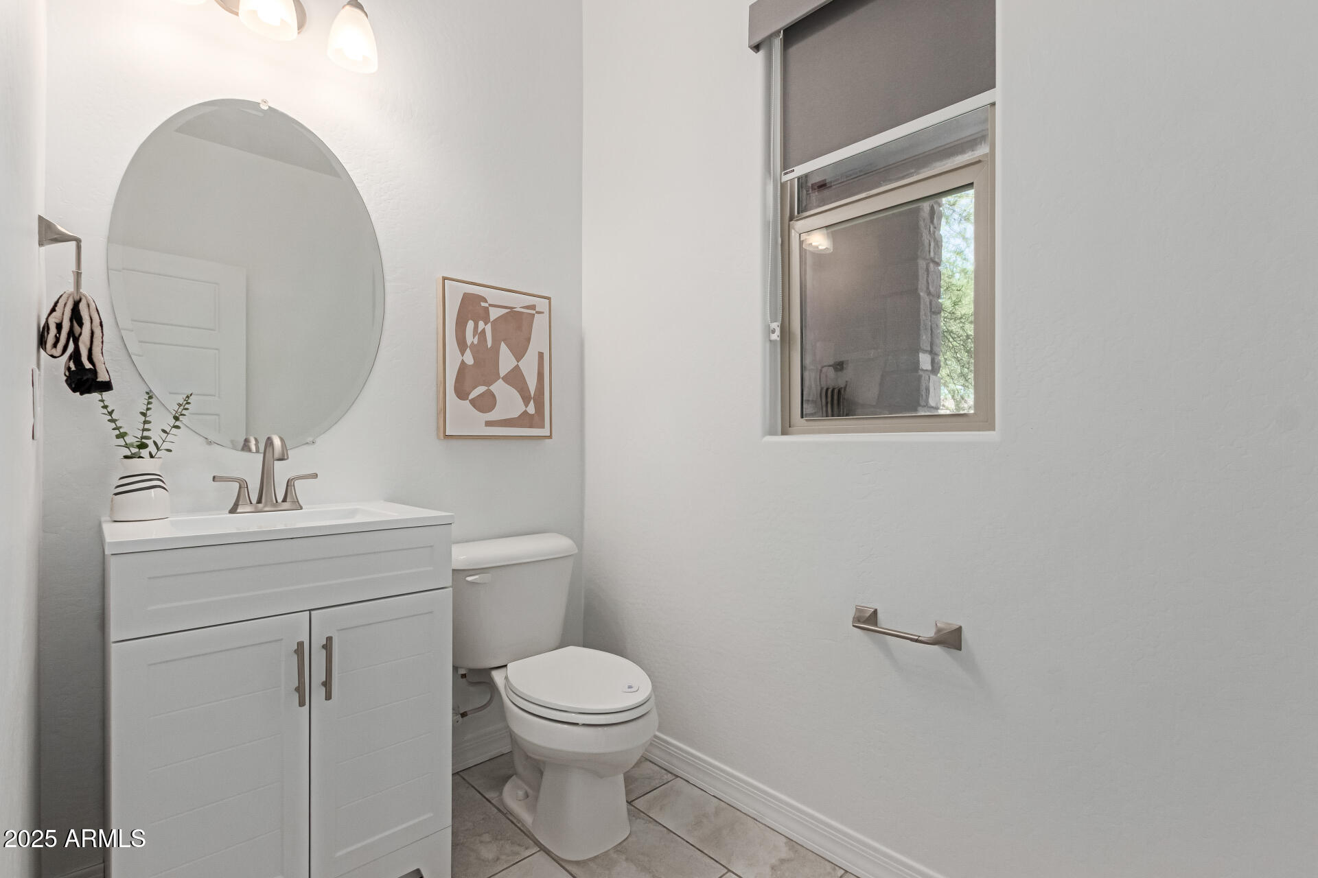 4635 East Patrick Lane Phoenix, AZ 85050 - Photo 10 of 34 Powder Room