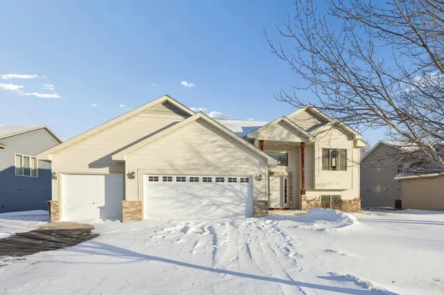 $295,000 | 512 Frankfort Way, Waverly, MN 55390