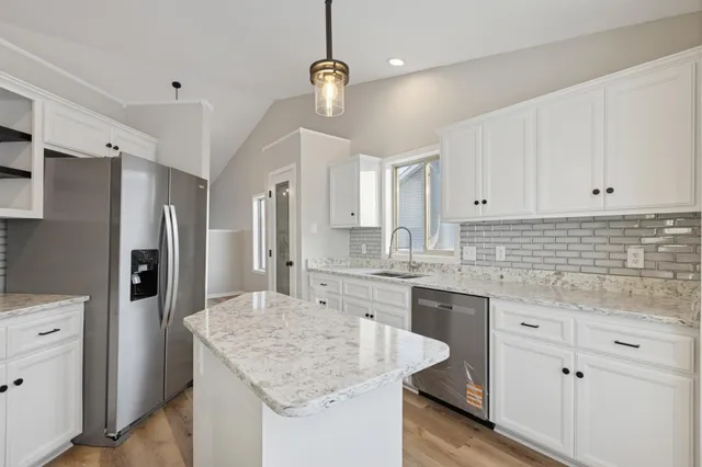 $295,000 | 512 Frankfort Way, Waverly, MN 55390