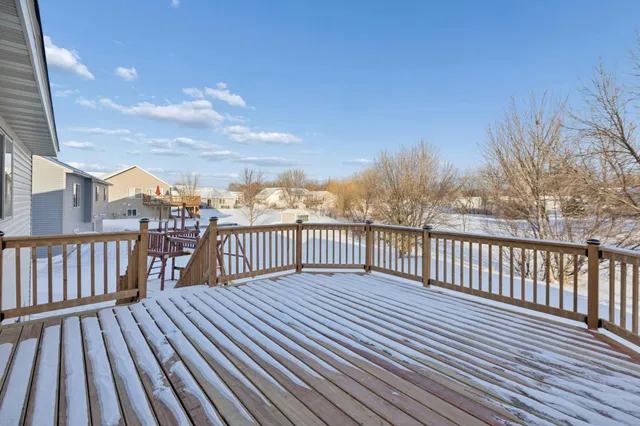 $295,000 | 512 Frankfort Way, Waverly, MN 55390