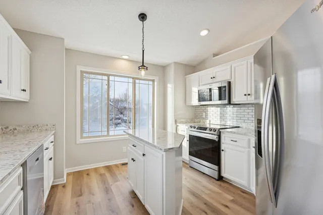 $295,000 | 512 Frankfort Way, Waverly, MN 55390