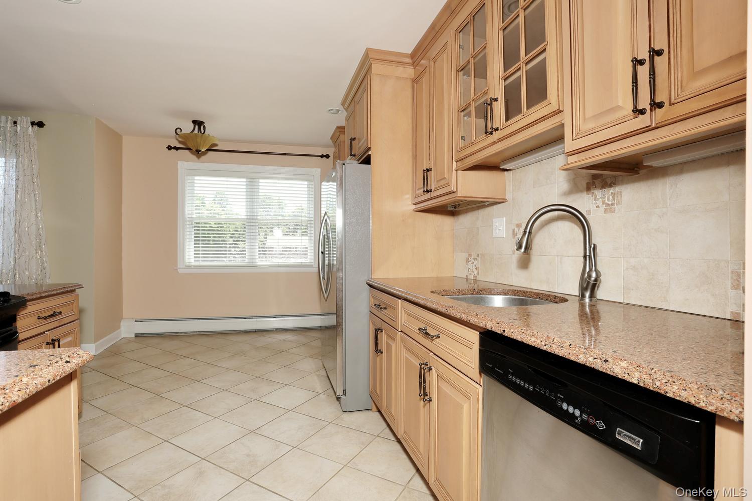 231 North Middletown Road, Unit H Pearl River, NY 10965 - Photo 3 of 25