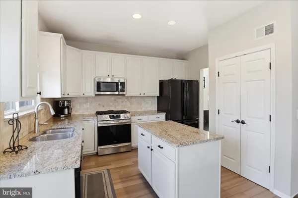 $989,000 | 21172 Sundial Court, Broadlands, VA 20148