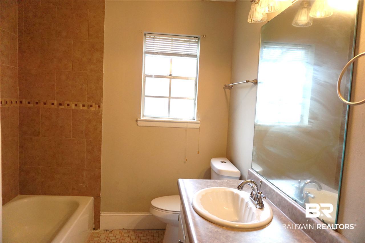 116 Vanderbilt Drive Mobile, AL 36608 - Photo 20 of 35
