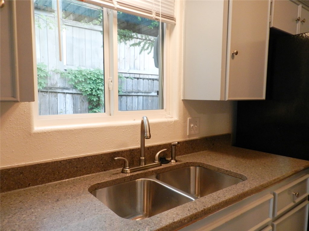 3713 Meredith Street Austin, TX 78703 - Photo 7 of 31