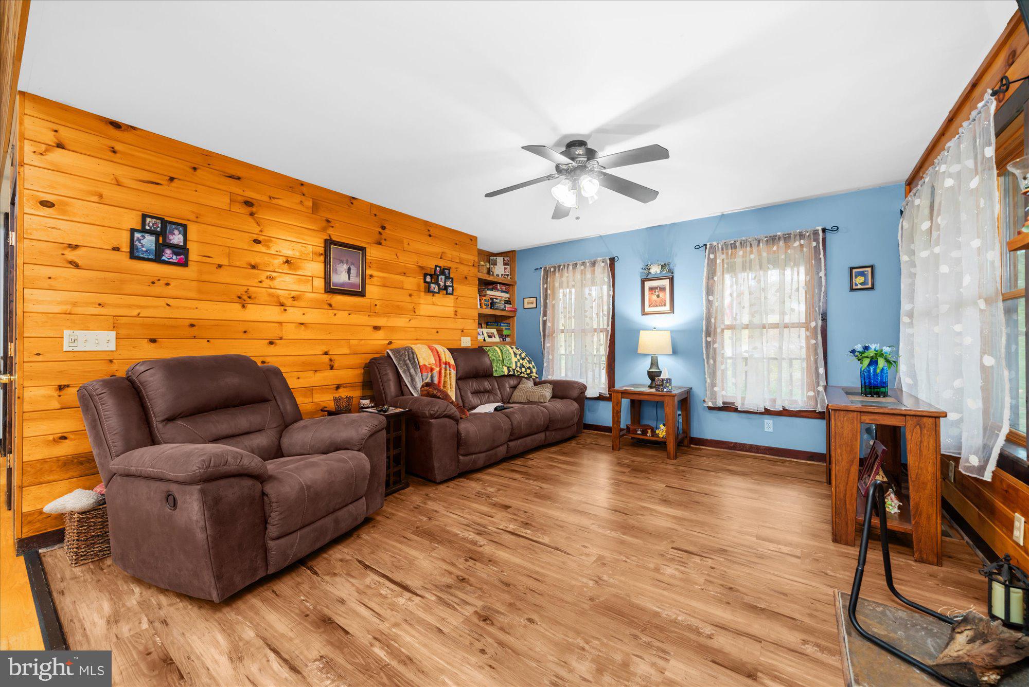 28 Highview Lane Mertztown, PA 19539 - Photo 15 of 57 a living room with furniture and wooden floor