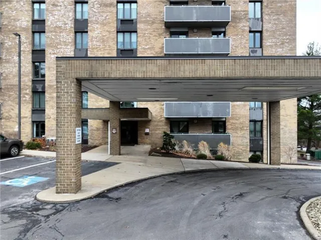 $150,000 | 820 East Beau Street, Unit 2HR, Washington, PA 15301