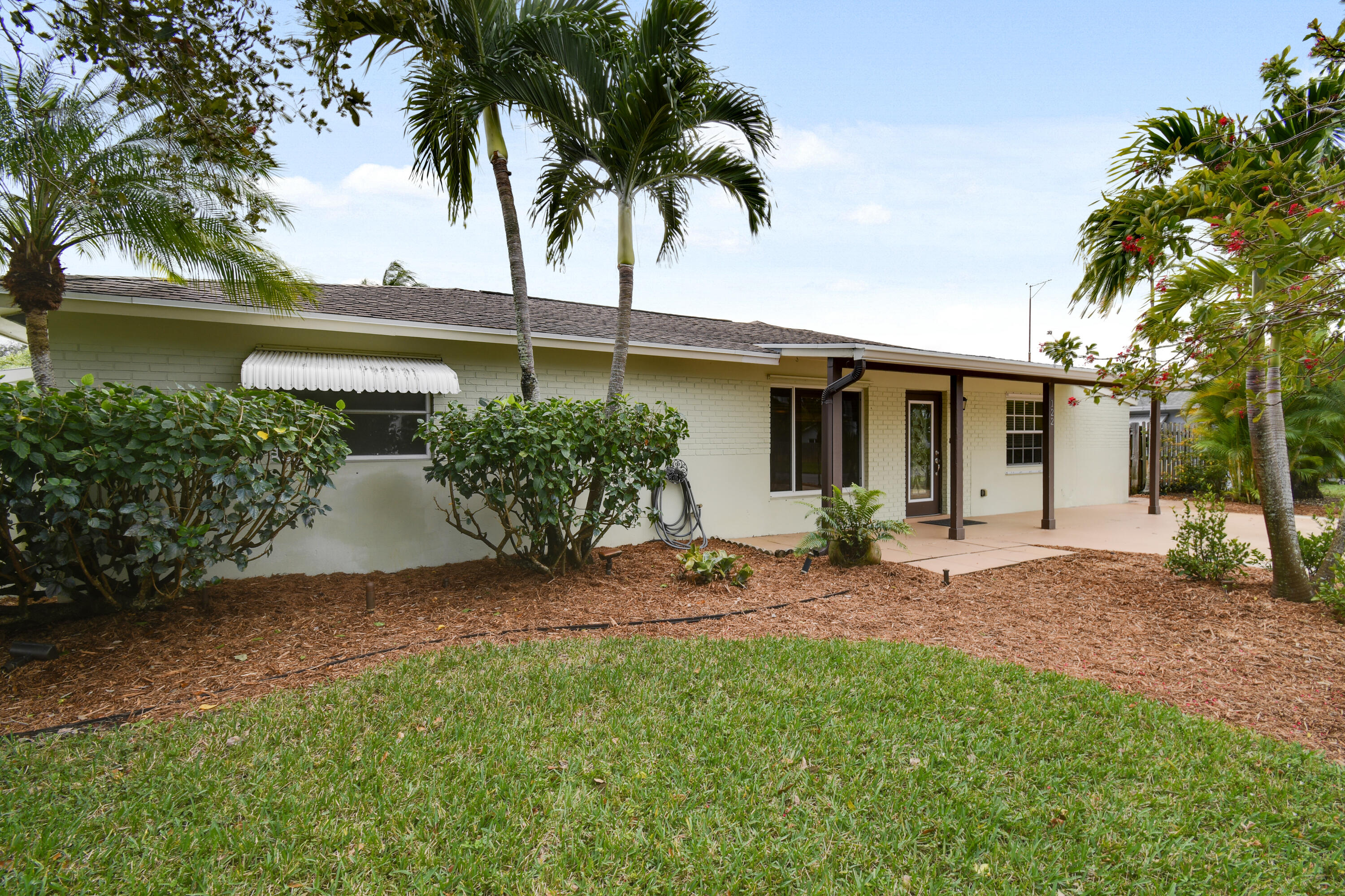122 Pineview Road Jupiter, FL 33469 - Photo 1 of 37 Front