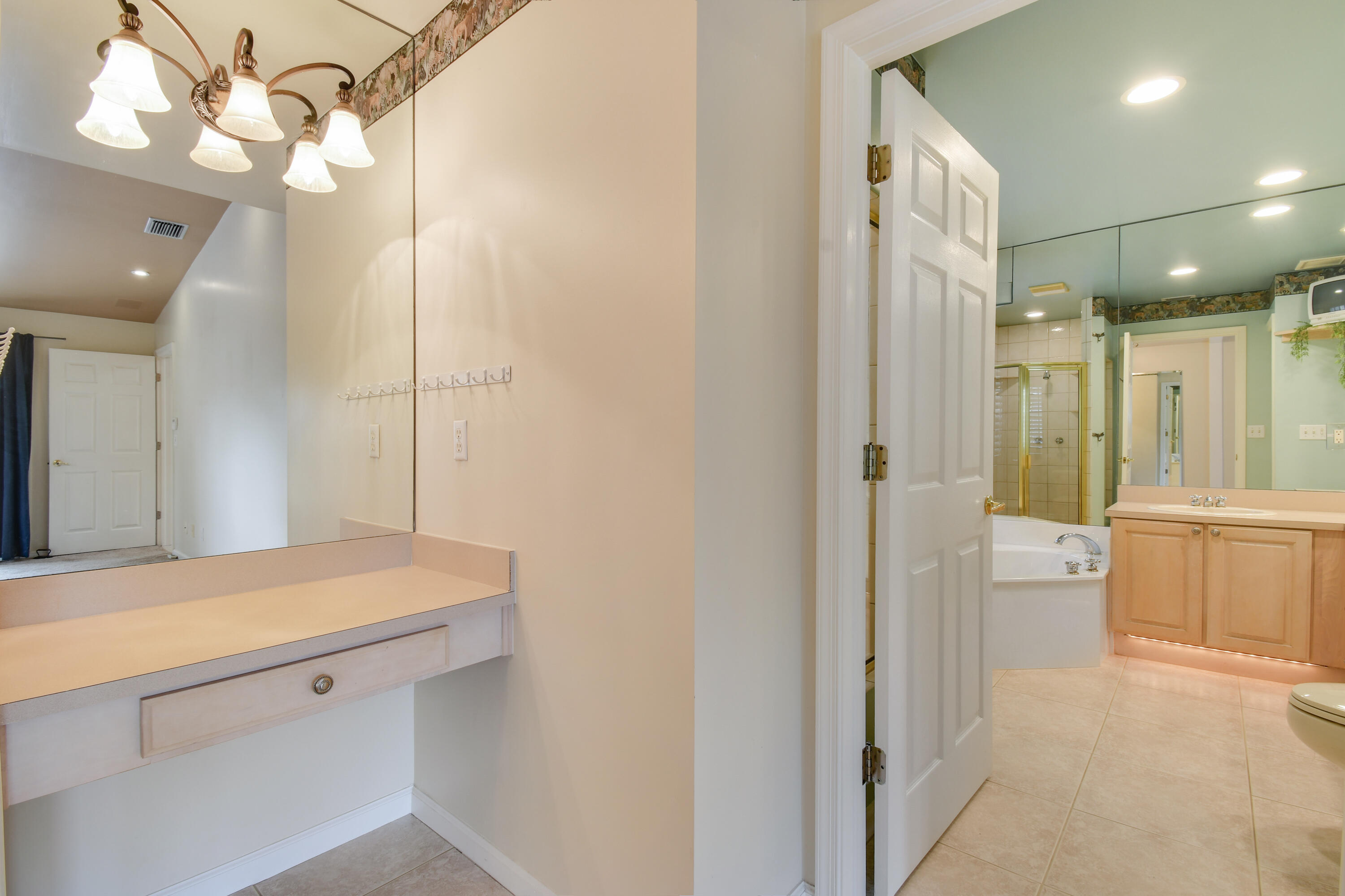 122 Pineview Road Jupiter, FL 33469 - Photo 14 of 37 Master Bedroom