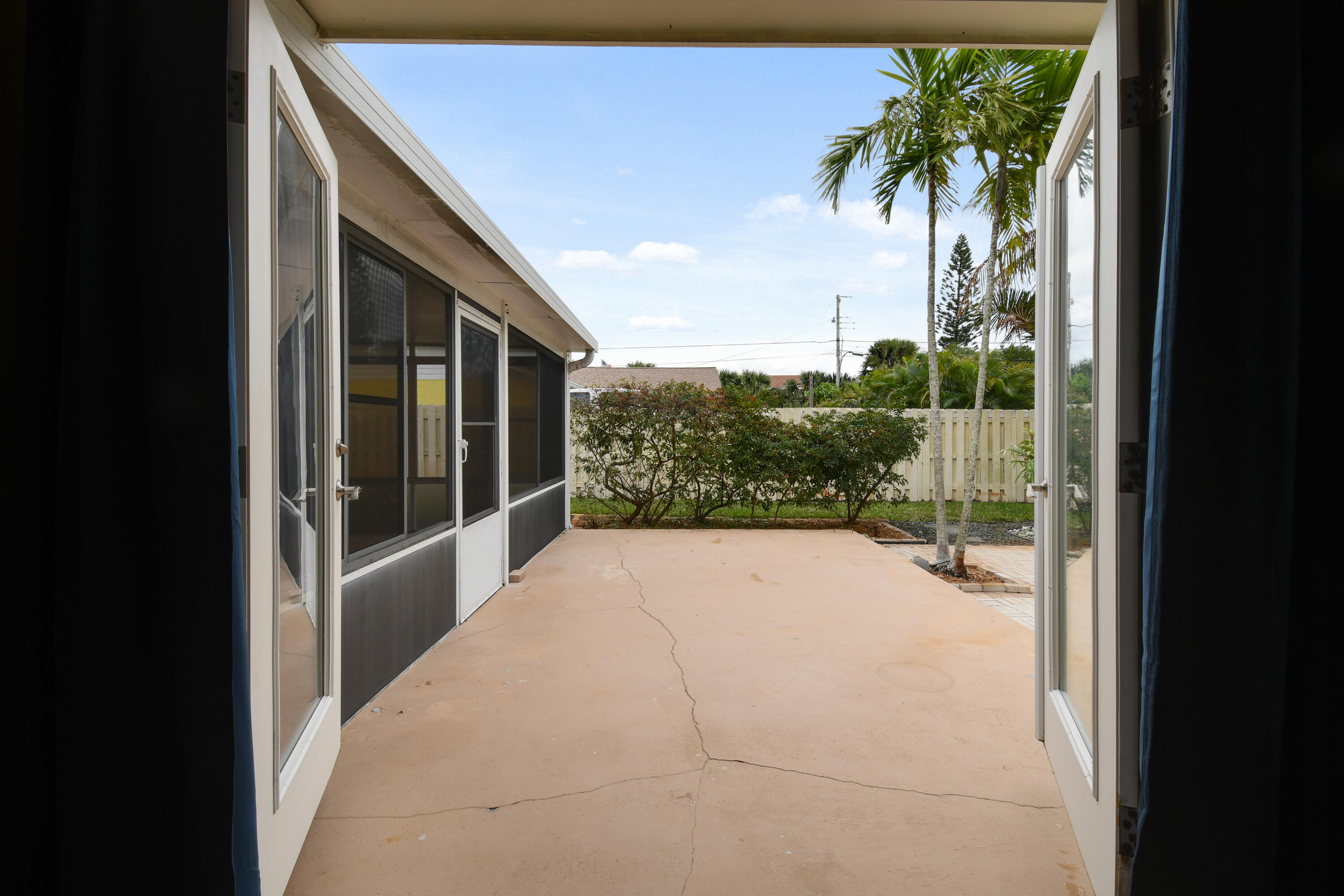 122 Pineview Road Jupiter, FL 33469 - Photo 19 of 37 Master Bedroom