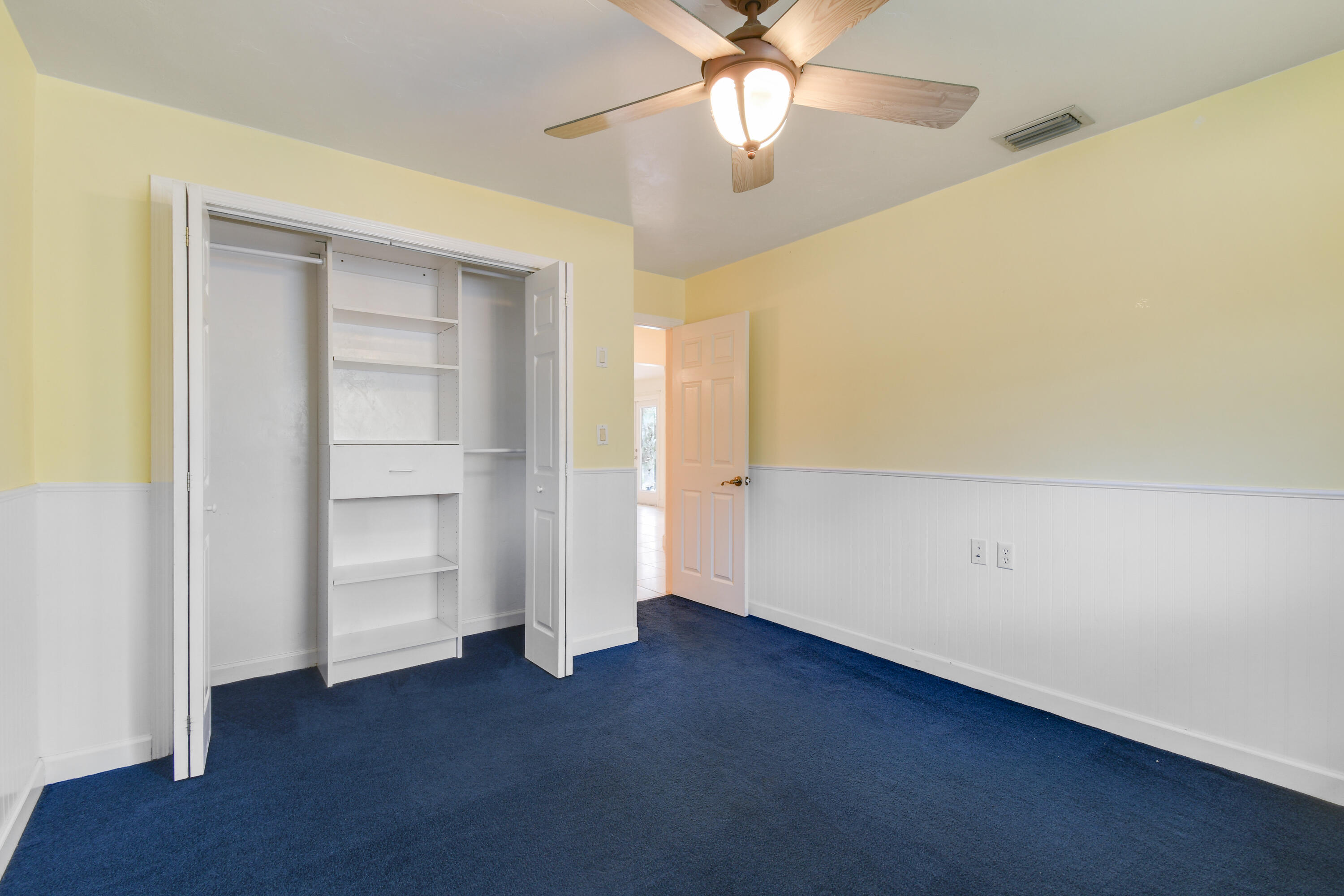 122 Pineview Road Jupiter, FL 33469 - Photo 25 of 37 3rd Bedroom