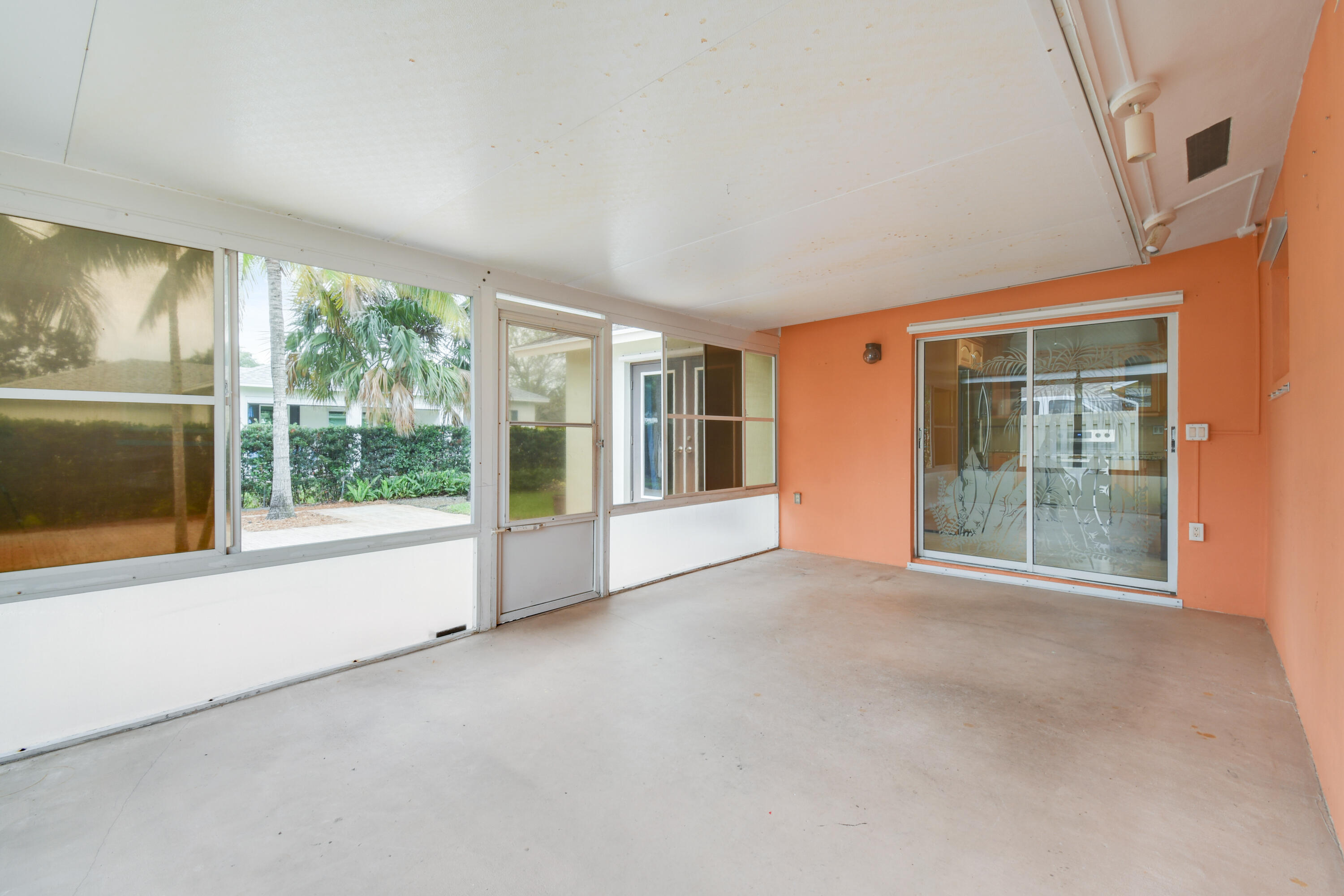 122 Pineview Road Jupiter, FL 33469 - Photo 32 of 37 Screened Patio