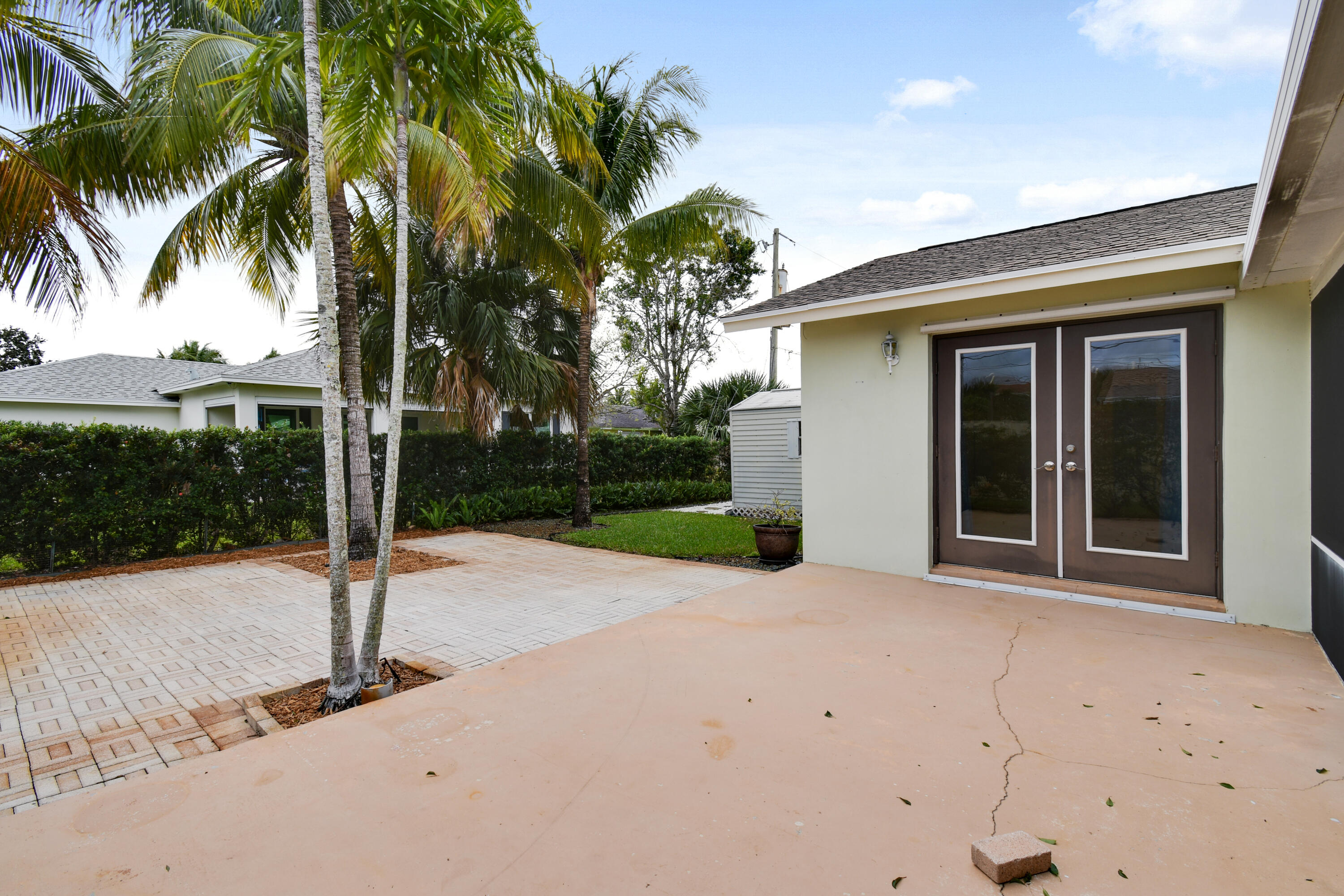 122 Pineview Road Jupiter, FL 33469 - Photo 35 of 37 Back Patio