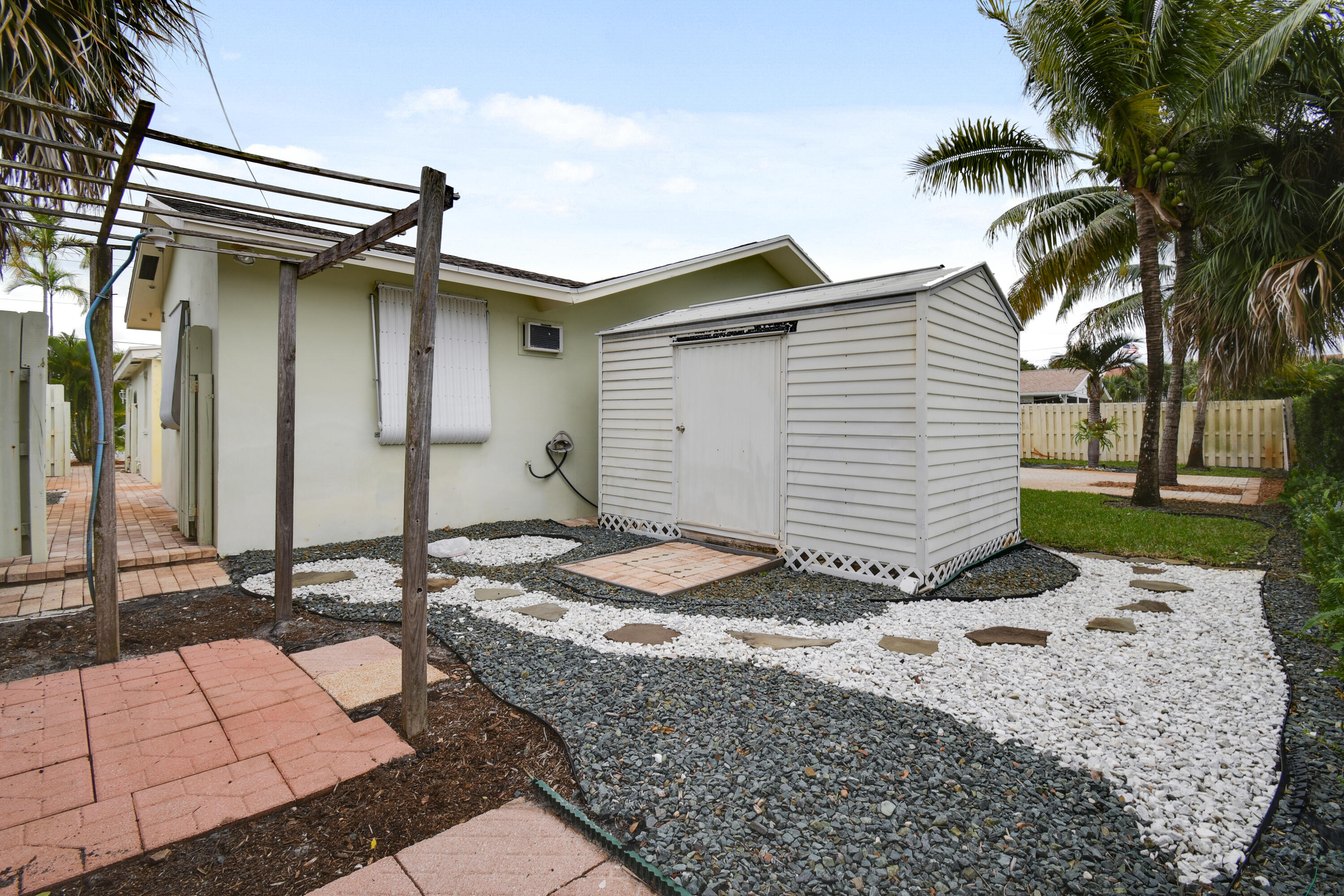 122 Pineview Road Jupiter, FL 33469 - Photo 37 of 37 Shed