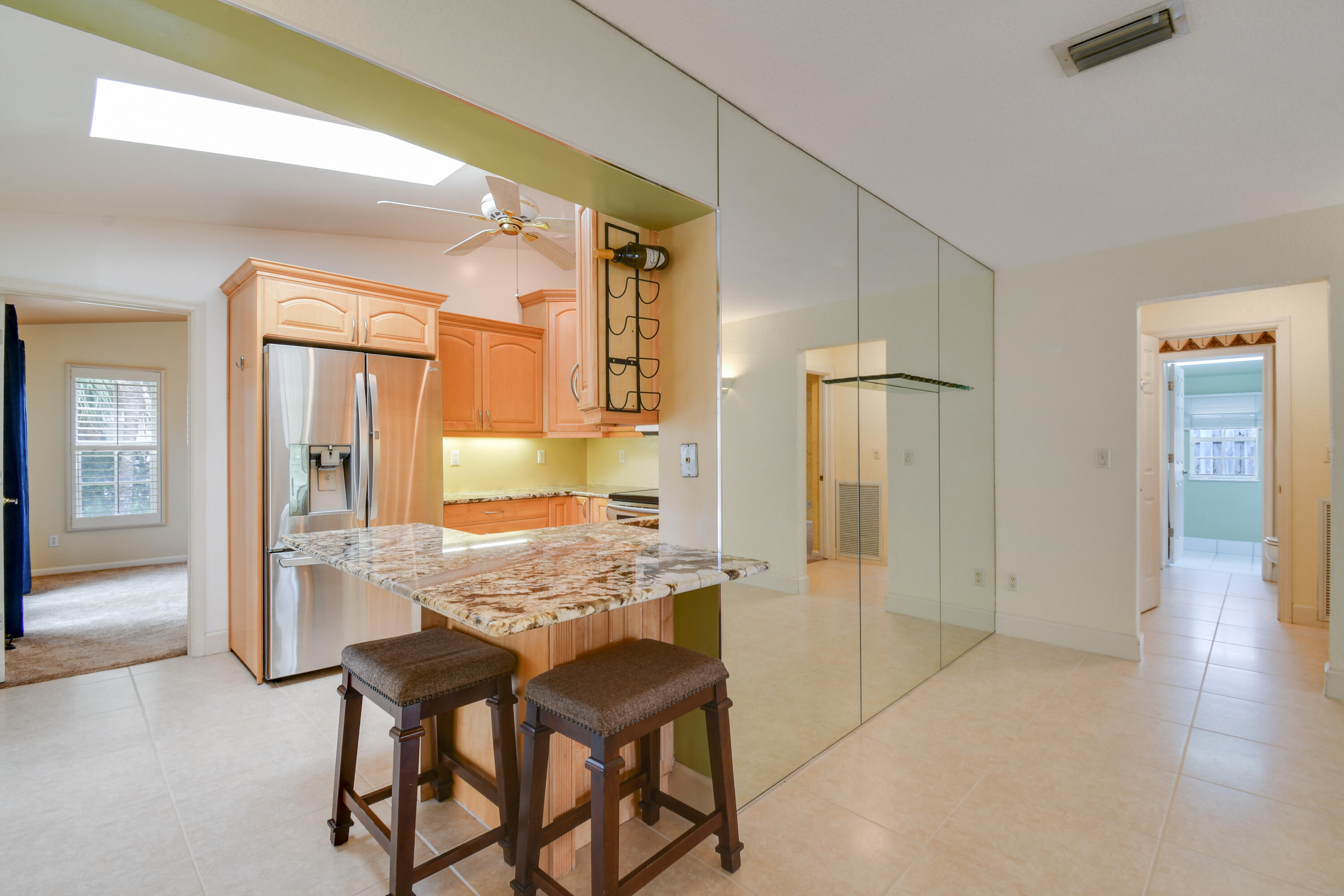 122 Pineview Road Jupiter, FL 33469 - Photo 8 of 37 Looking into Kitchen