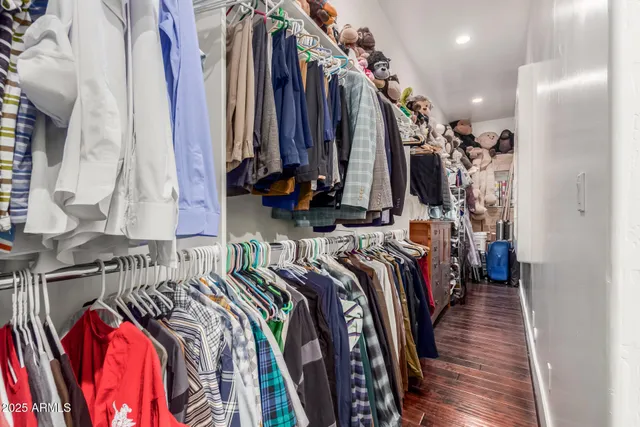 an empty room with an empty space