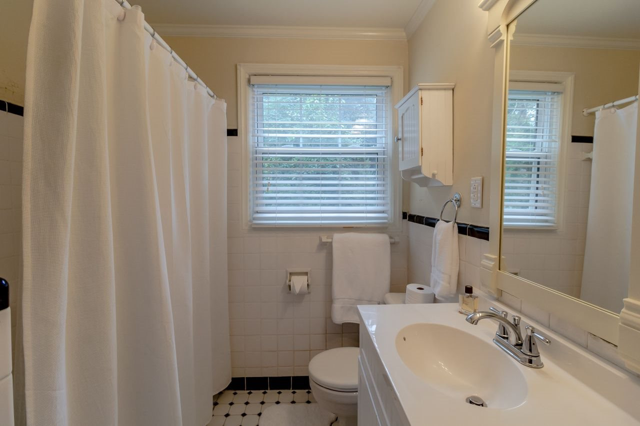 913 Lake Boone Trail Raleigh, NC 27607 - Photo 14 of 25 Photo 14