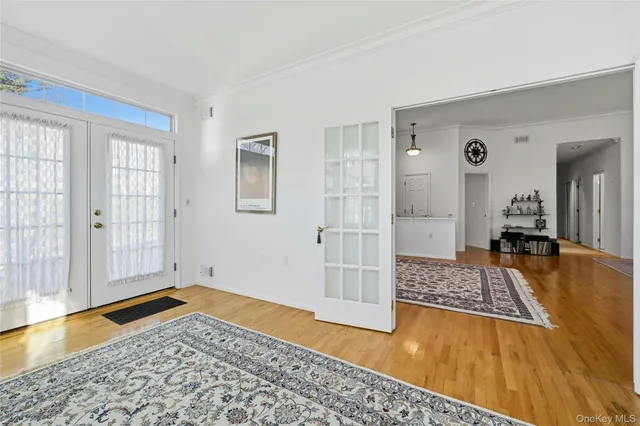 $649,000 | 10 Sagaponack Court, Unit 10, Ridge, NY 11961