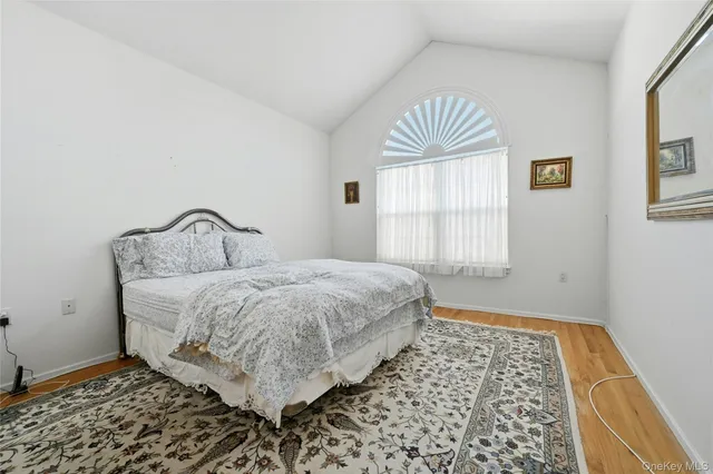 $649,000 | 10 Sagaponack Court, Unit 10, Ridge, NY 11961