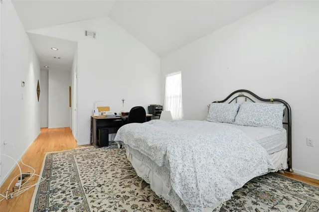 $649,000 | 10 Sagaponack Court, Unit 10, Ridge, NY 11961