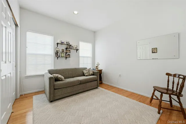 $649,000 | 10 Sagaponack Court, Unit 10, Ridge, NY 11961