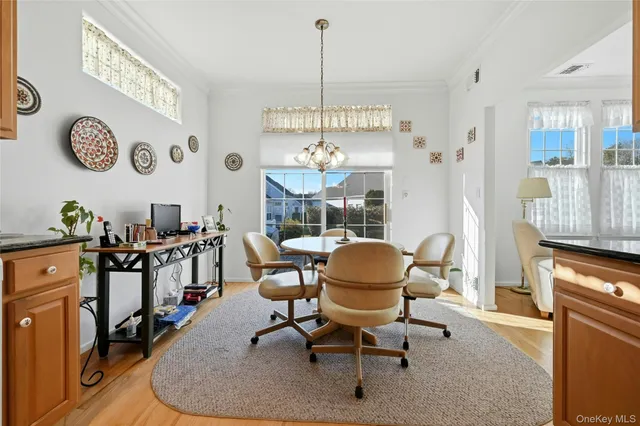 $649,000 | 10 Sagaponack Court, Unit 10, Ridge, NY 11961