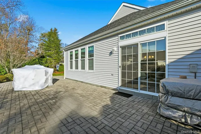 $649,000 | 10 Sagaponack Court, Unit 10, Ridge, NY 11961