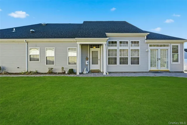 $649,000 | 10 Sagaponack Court, Unit 10, Ridge, NY 11961