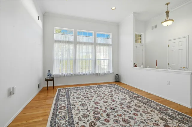 $649,000 | 10 Sagaponack Court, Unit 10, Ridge, NY 11961