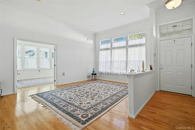 $649,000 | 10 Sagaponack Court, Unit 10, Ridge, NY 11961