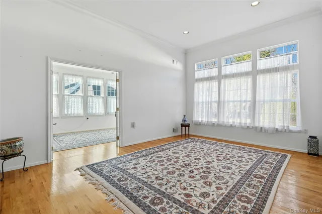 $649,000 | 10 Sagaponack Court, Unit 10, Ridge, NY 11961