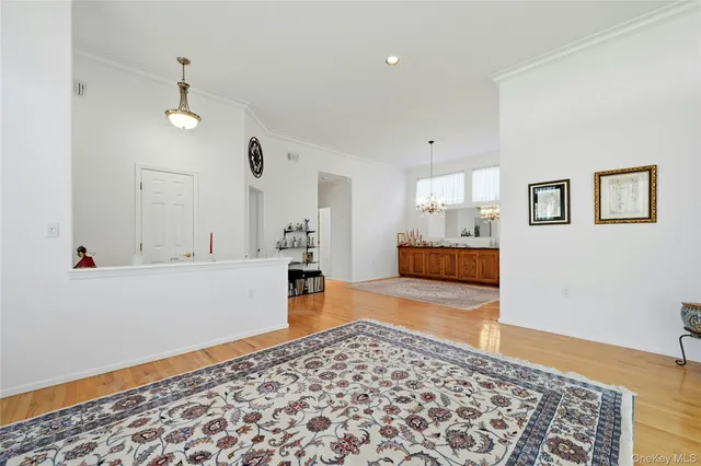 $649,000 | 10 Sagaponack Court, Unit 10, Ridge, NY 11961