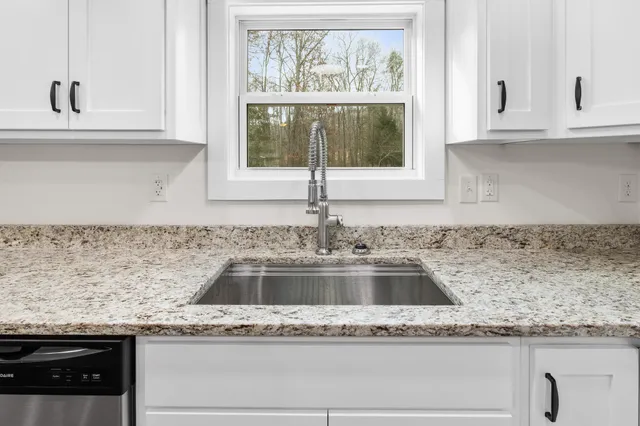 $343,000 | 402 Old State Highway 8, Dunlap, TN 37327