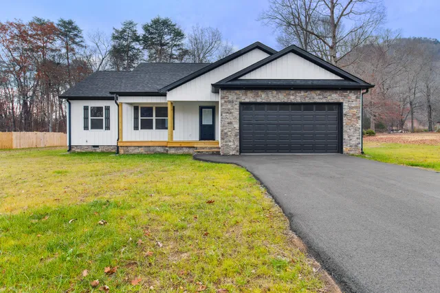 $343,000 | 402 Old State Highway 8, Dunlap, TN 37327