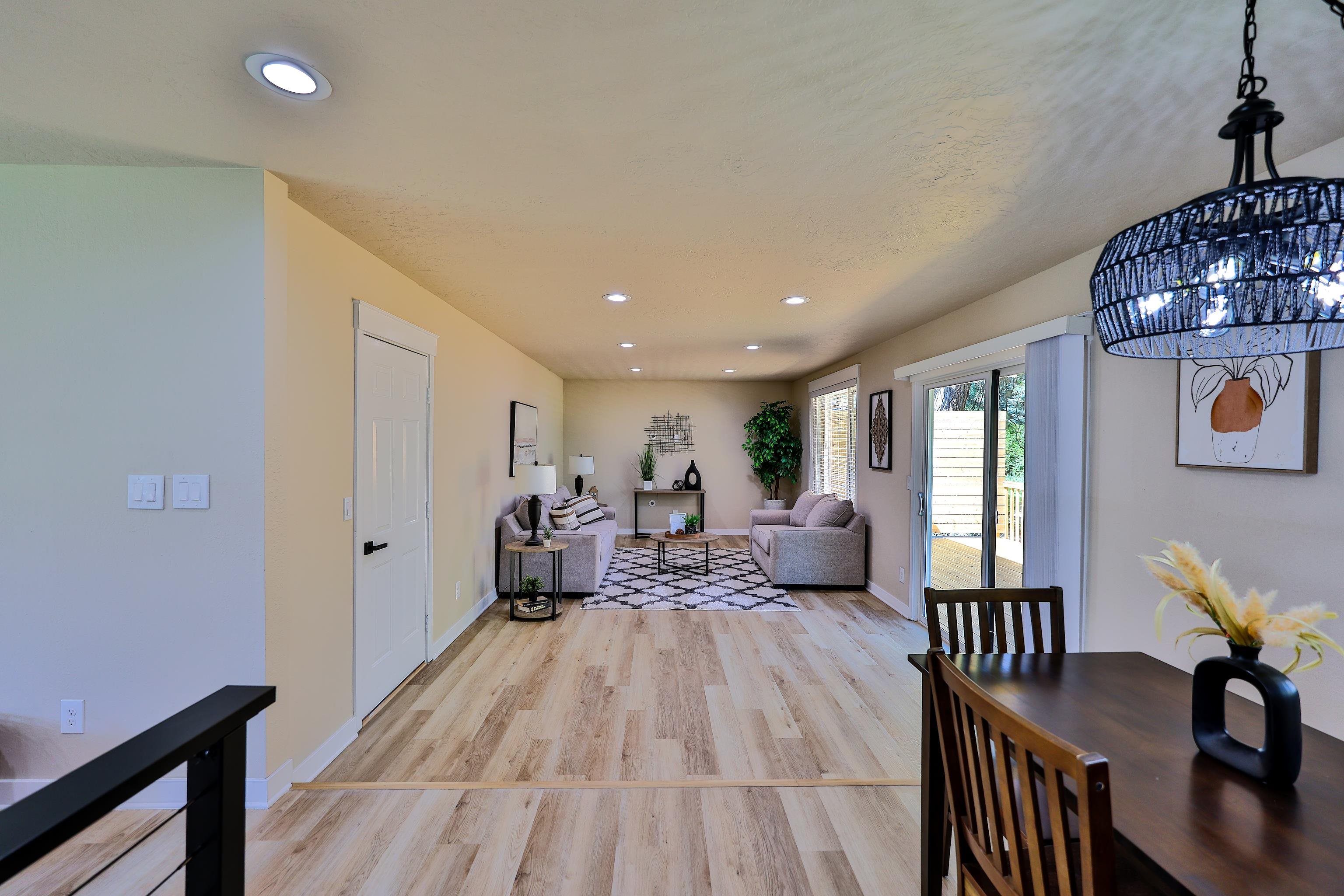 4725 South Bates Road Spokane, WA 99206 - Photo 9 of 48