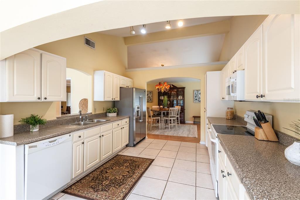 3605 Schefflera Road Tampa, FL 33618 - Photo 17 of 49