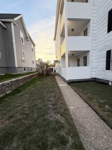 $2,100 | 198 Alsace Street, Unit 1, Manchester, NH 03102