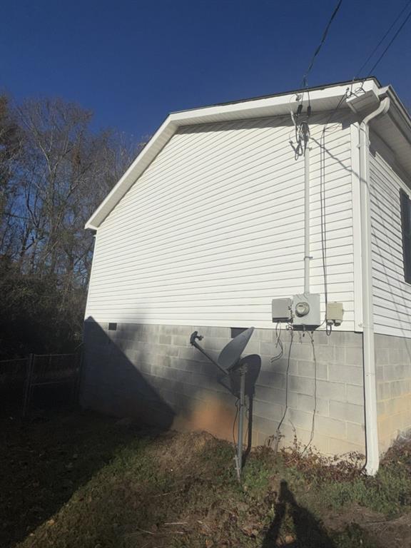 3462 Lawton Road Macon, GA 31204 - Photo 6 of 8 a view of a backyard with sitting area