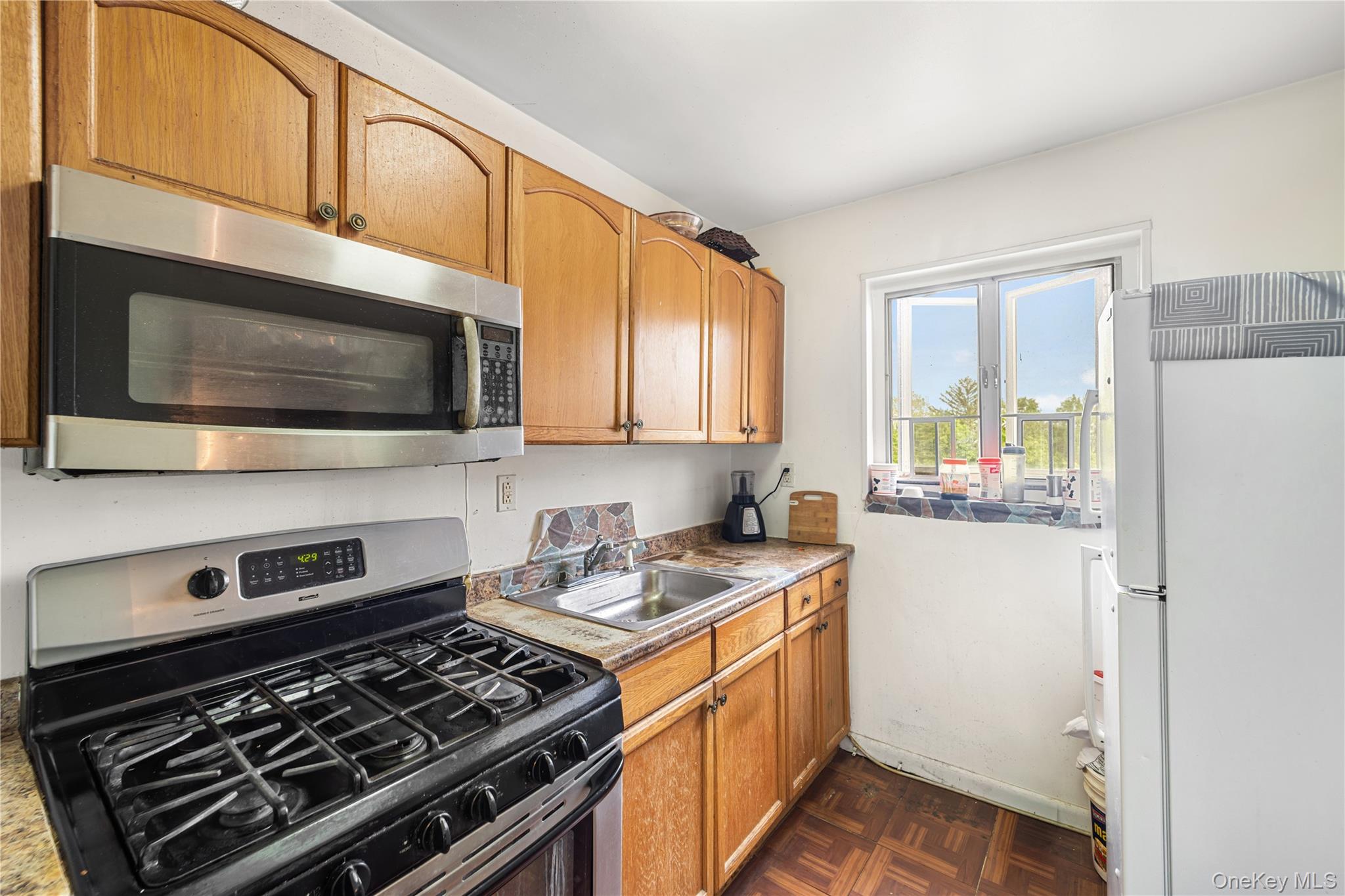225-08 Stronghurst Avenue, Unit UPPR Queens, NY 11427 - Photo 14 of 15
