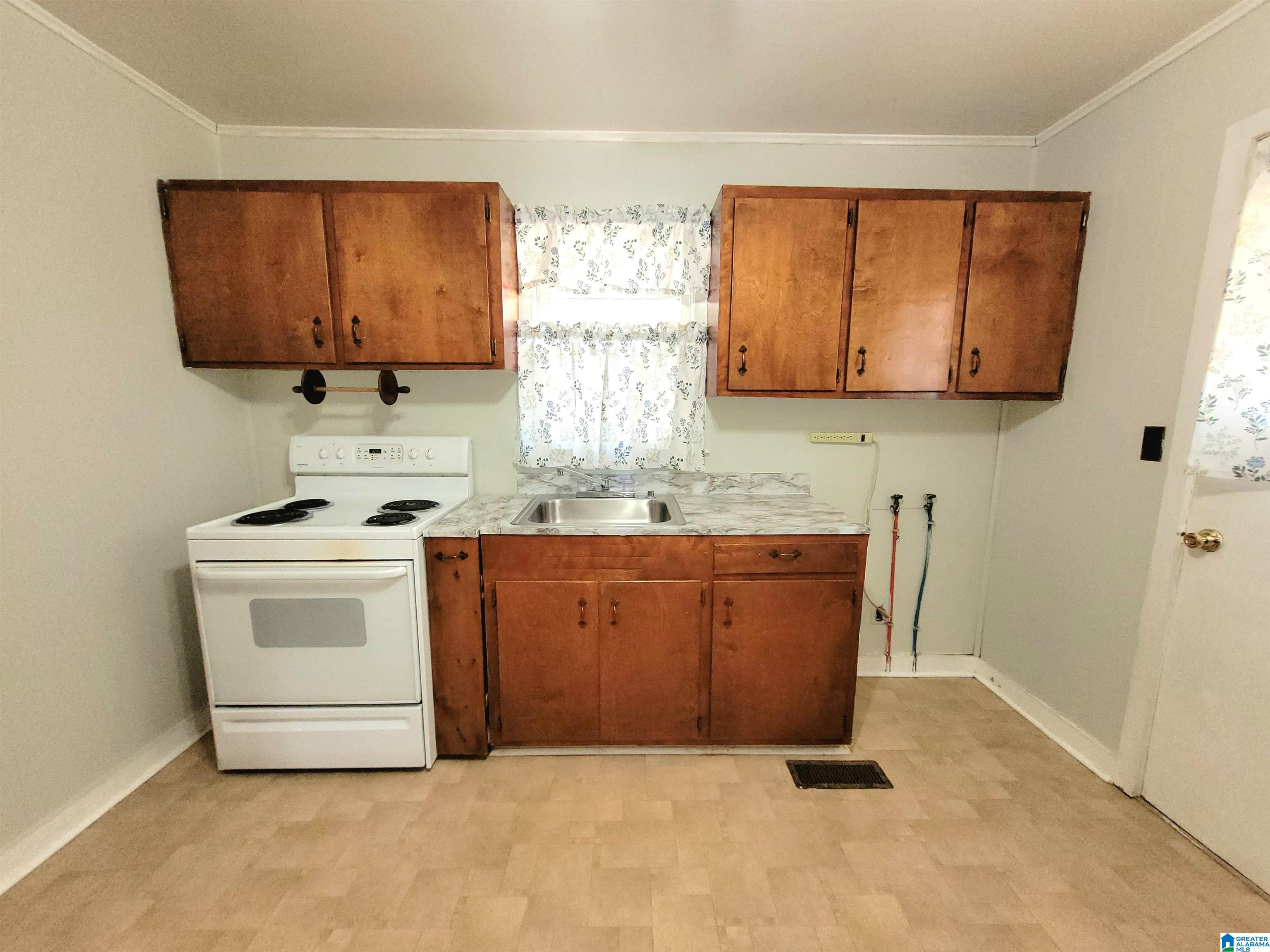 308 Lancaster Street Talladega, AL 35160 - Photo 3 of 36