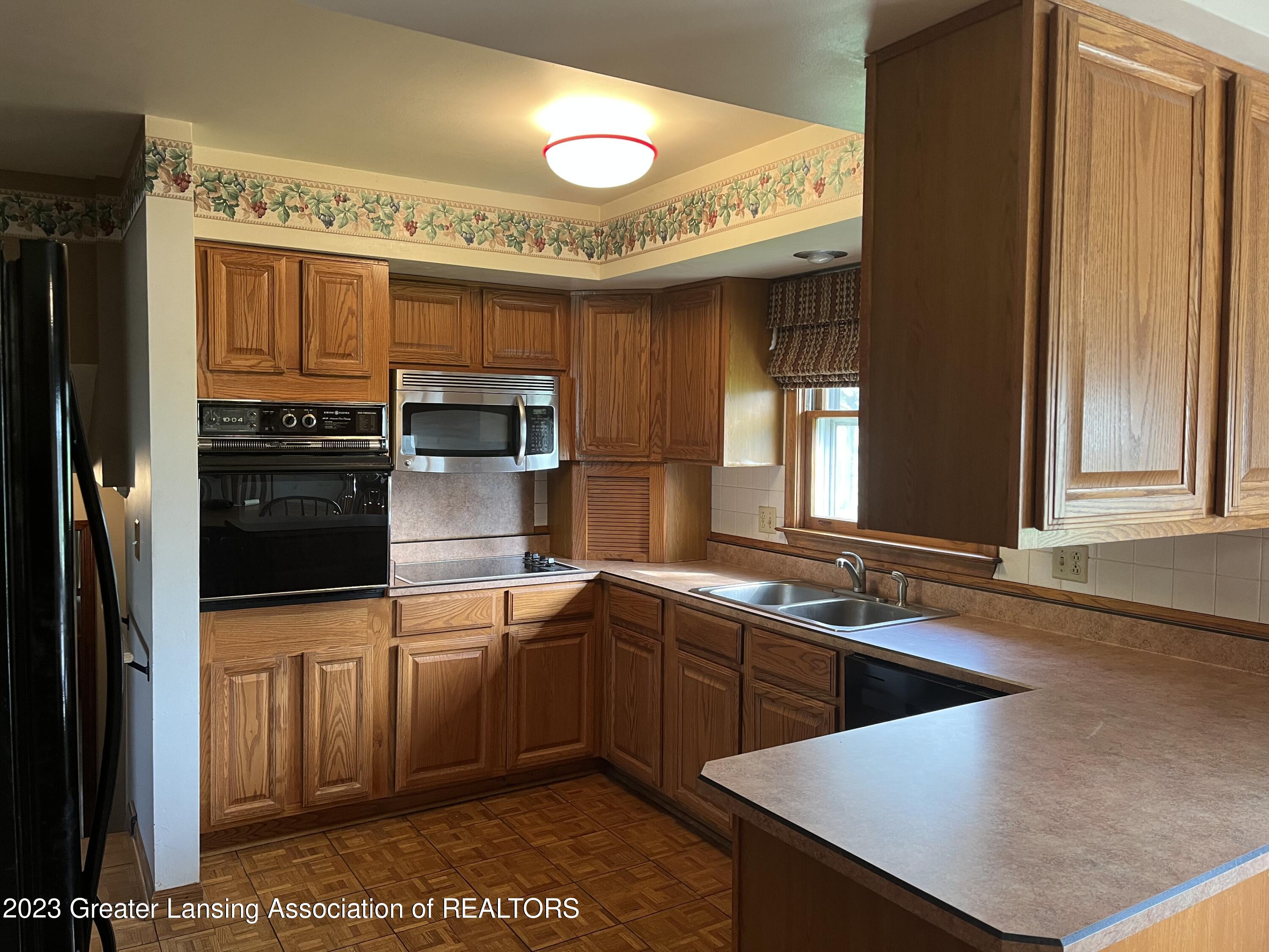2314 Webster Road Lansing, MI 48917 - Photo 17 of 40 IMG_7041 (1)