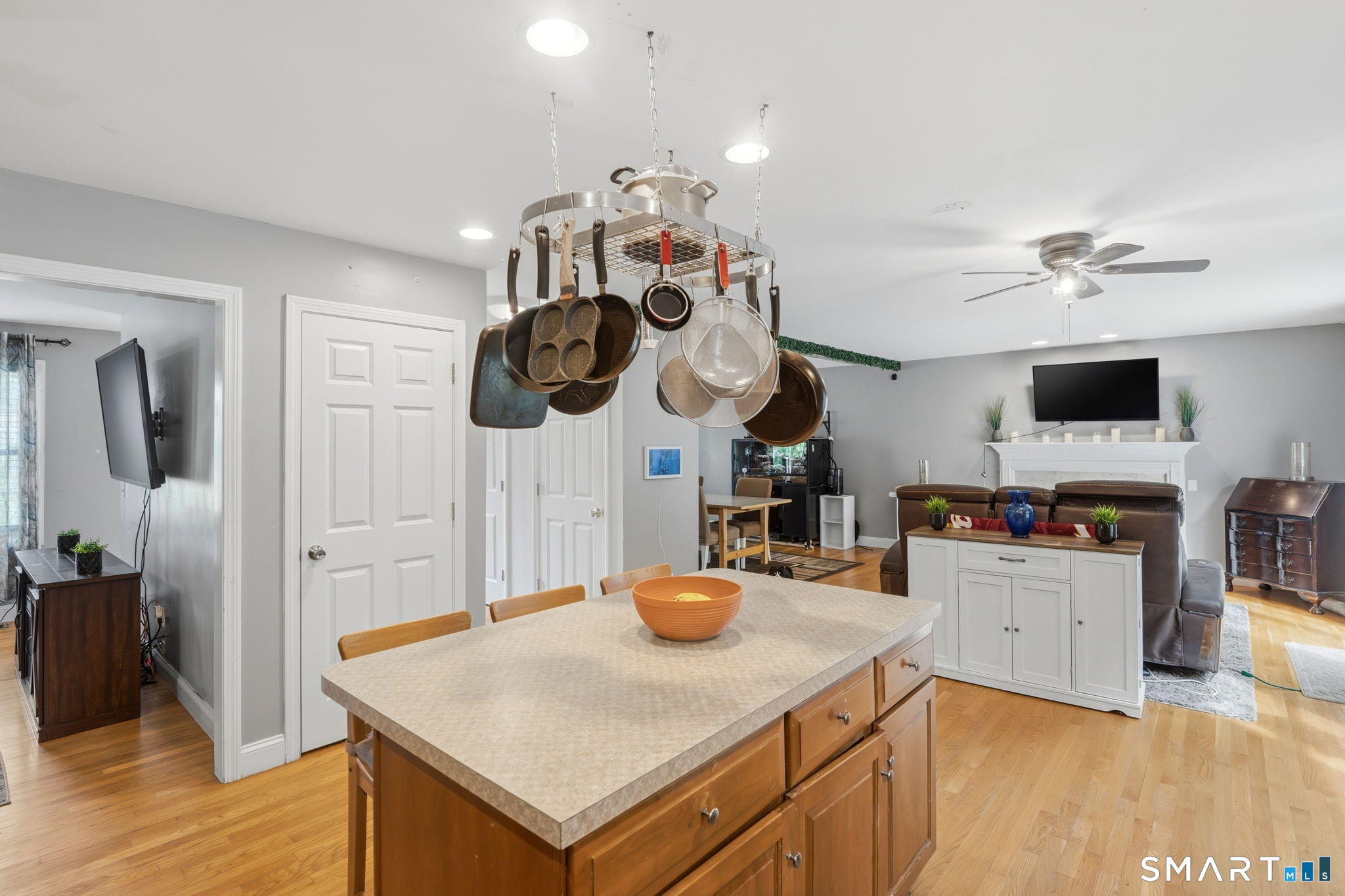 624 Hartford Road Salem, CT 06420 - Photo 8 of 37