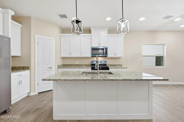 $289,950 | 12329 Jack Vowell Way, El Paso, TX 79934
