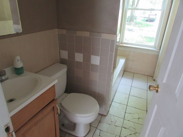 90 6th Avenue Woonsocket, RI 02895 - Photo 7 of 22 Gallery Image 7