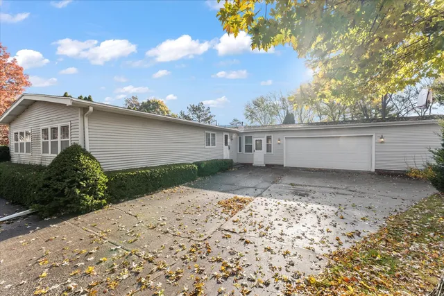 $189,900 | 2213 Olen Drive, Mahomet, IL 61853