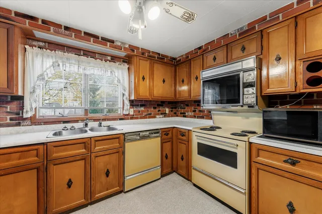 $189,900 | 2213 Olen Drive, Mahomet, IL 61853